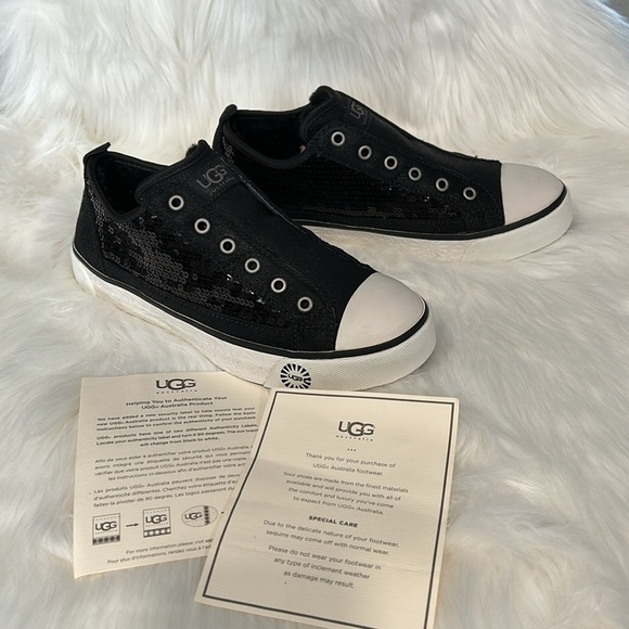 UGG Shearling Lined Sneakers NEW IN BOX - Picture 11 of 12